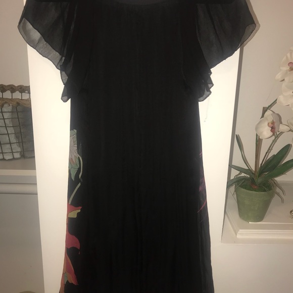 Max Studio - Picture 2 of 2